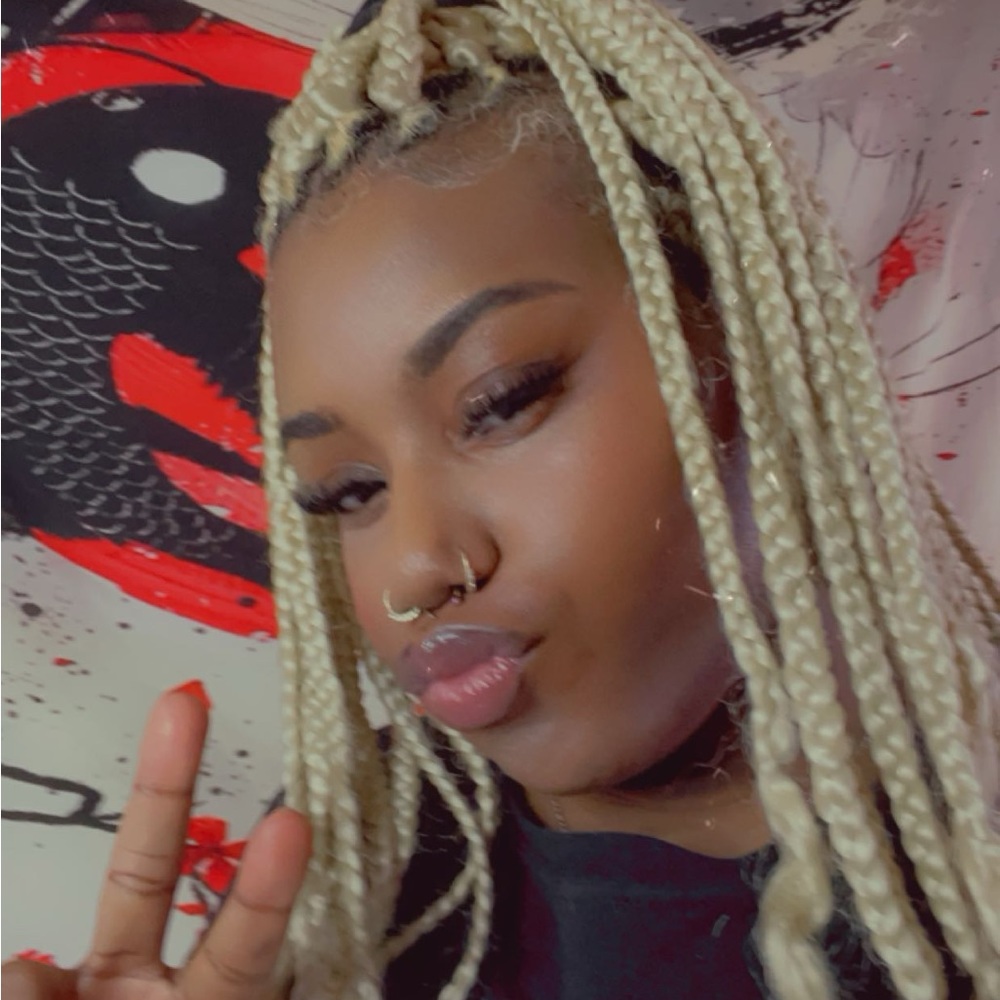 Meet your Posher, Kharisma